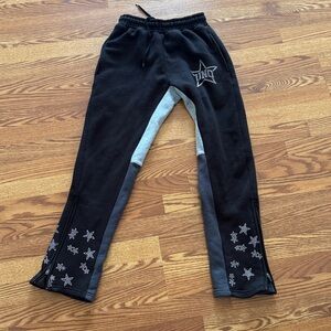 Flared sweatpants from UNO star embroidered